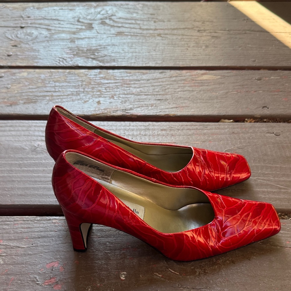 Bellini Vibrant Red Heels